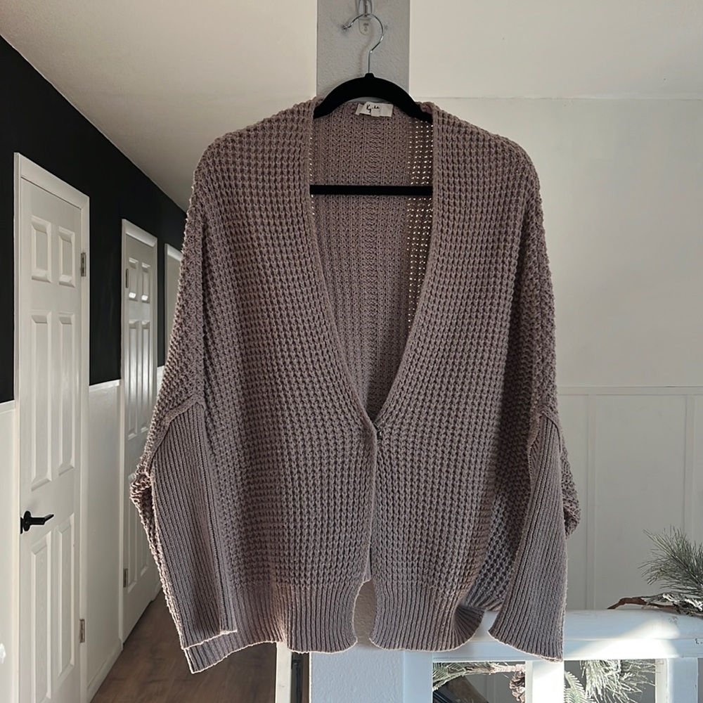 Kye Mi ash pink oversized body cardigan with slim sleeves single button closure